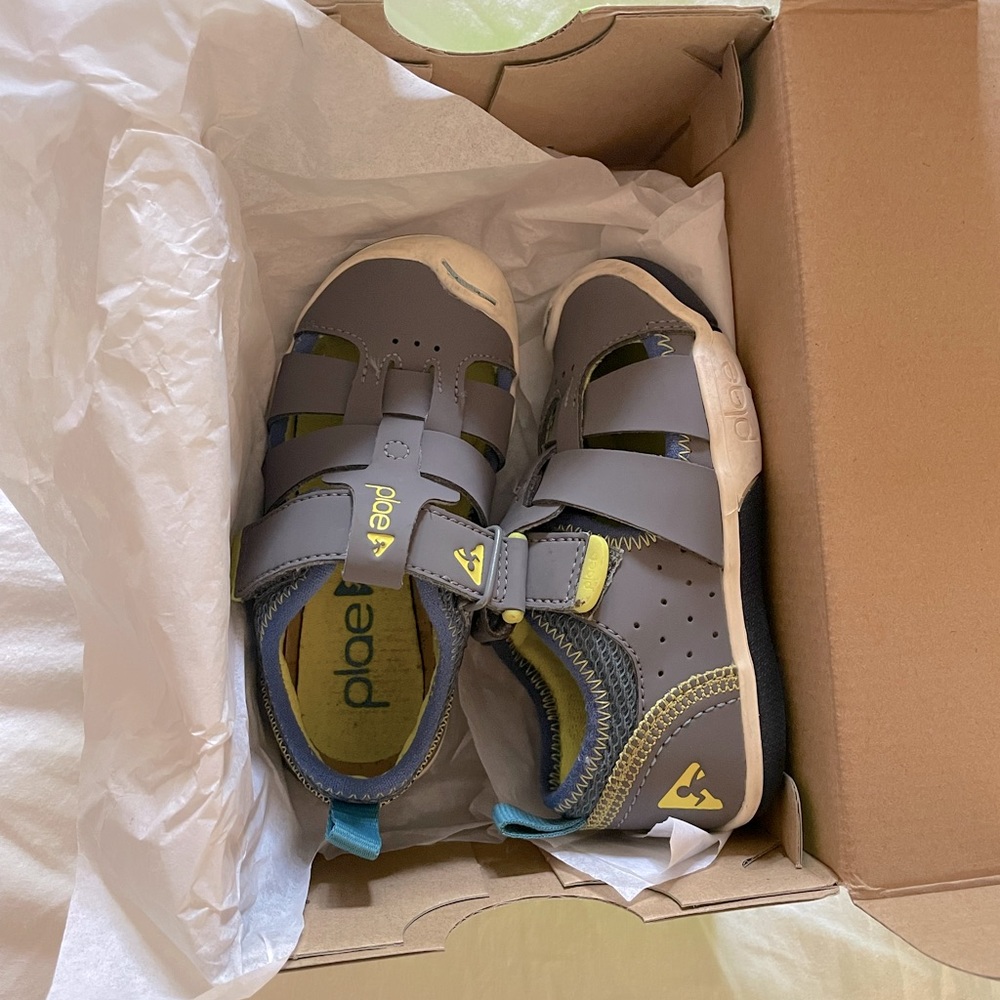 PLAE Toddler shoes size 8